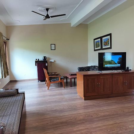 Bel-La Monde Hotel "Riverside" - Jim Corbett Garjia Exteriör bild
