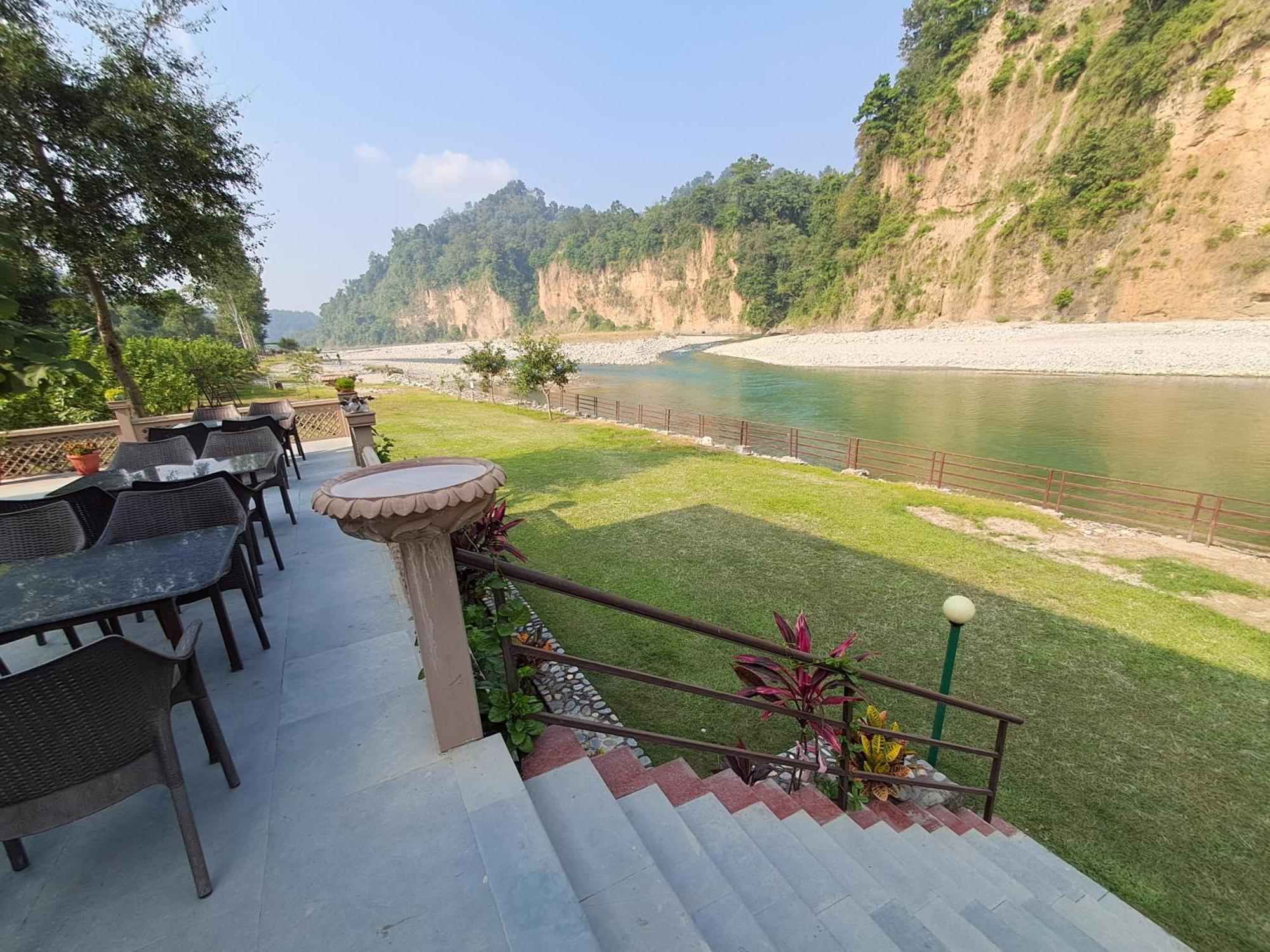 Bel-La Monde Hotel "Riverside" - Jim Corbett Garjia Exteriör bild