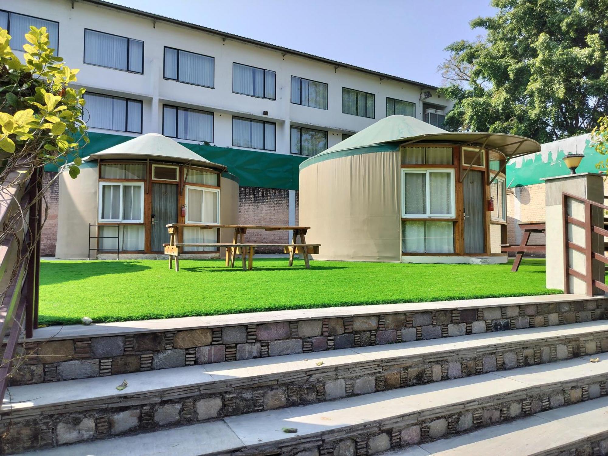 Bel-La Monde Hotel "Riverside" - Jim Corbett Garjia Exteriör bild